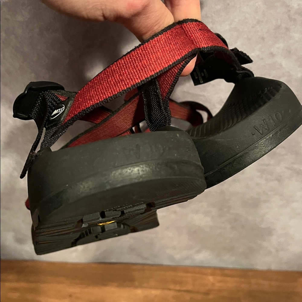 Chaco Red and Black Strappy Sandals women’s size 12 / men’s 10 - Picture 4 of 8